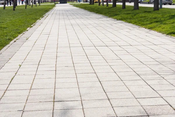 Novorossijsk yolda kaldırım döşemek