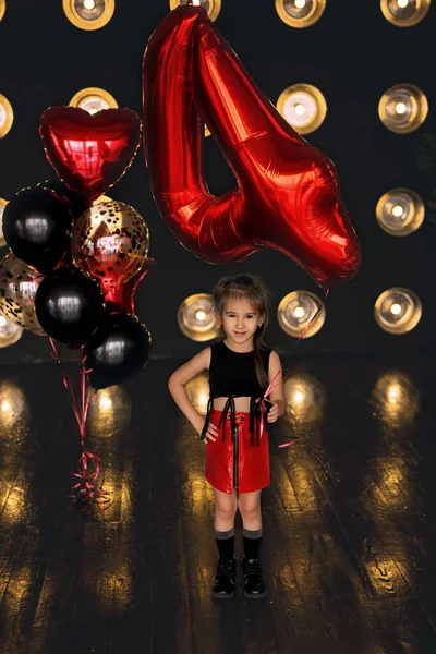 Μπαλόνια Γενεθλίων Για Πάρτι Και Γιορτές Μπαλόνια Αφηρημένη Διακόσμηση Κορίτσι — Φωτογραφία Αρχείου