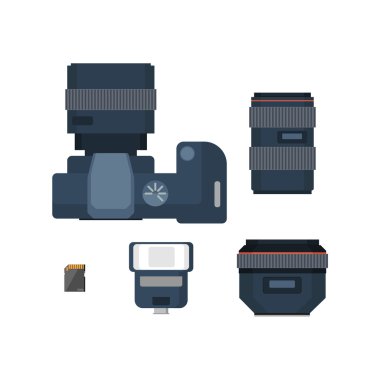 DSLR dijital kamera ve aksesuarları. Kamera lens, flaş ve bellek kartı. 