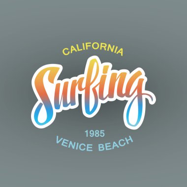 Sörf. Hat. El yazısıyla yazılan sözcük. Sörf tipografi, t-shirt grafik.