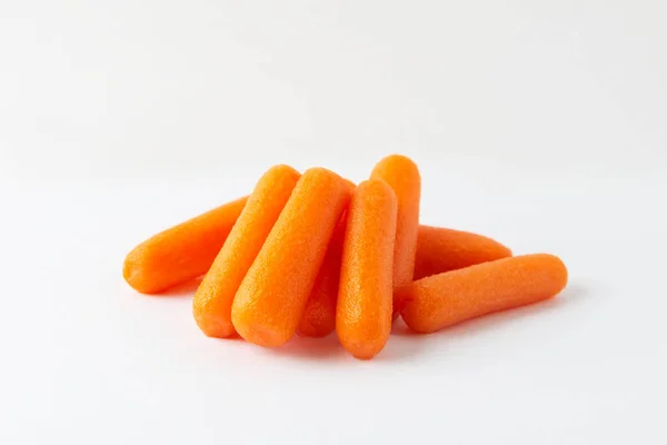 Невеликі Очищені Шматочки Моркви Білому Тлі Стокове Фото