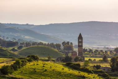 Bazilika della Santissima Trinita di Saccargia (Kutsal Trinity Saccargia Bazilikası) - Codrongianos, Sardunya (Sardegna), İtalya (6 Mayıs 2014)