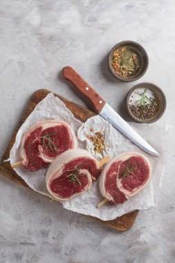 Kalın ham sığır eti