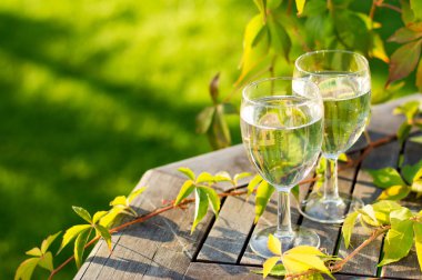 beyaz şarap gözlük