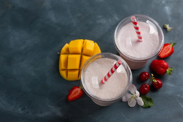 Berry milkshake (smoothie) — Φωτογραφία Αρχείου