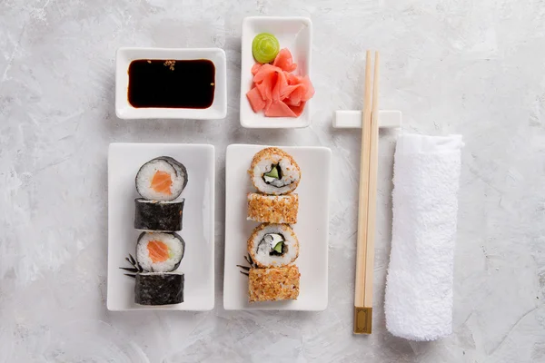 Conjunto de rolos Suchi — Fotografia de Stock