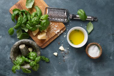 Fesleğen pesto için malzemeler