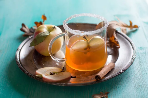 Apple almabor vagy gyümölcs tea — Stock Fotó