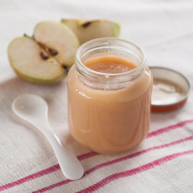 Bebek için pureed meyve