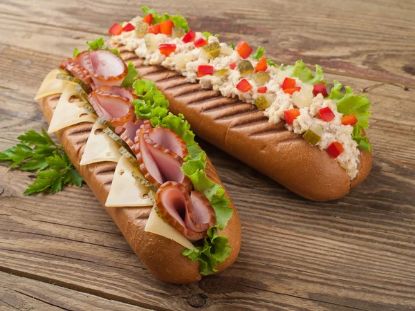 Sandwiches mit Schinken und Salat — Stockfoto