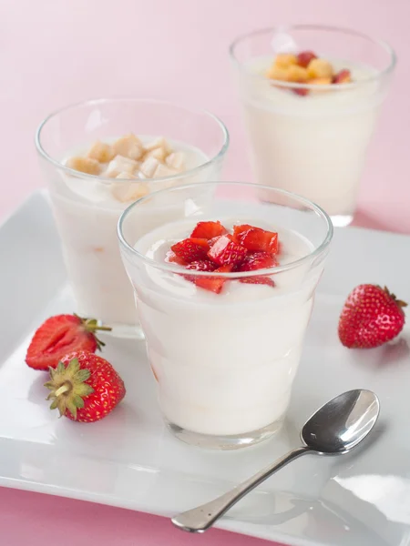 Frukt- och yoghurt — Stockfoto