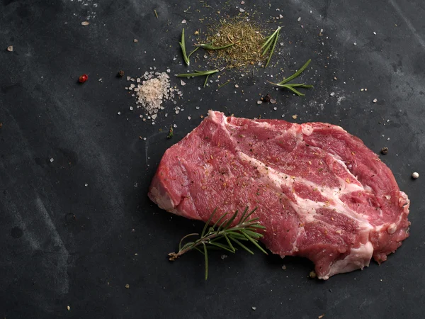 原料新鲜的肉 — 图库照片
