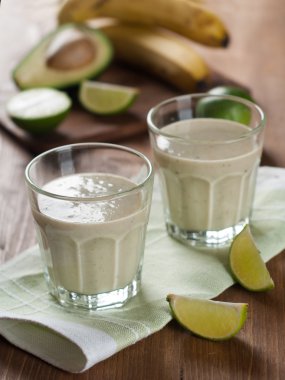 Sebze ve meyve güler yüzlü