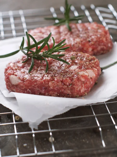 Hamburguesa de carne fresca —  Fotos de Stock