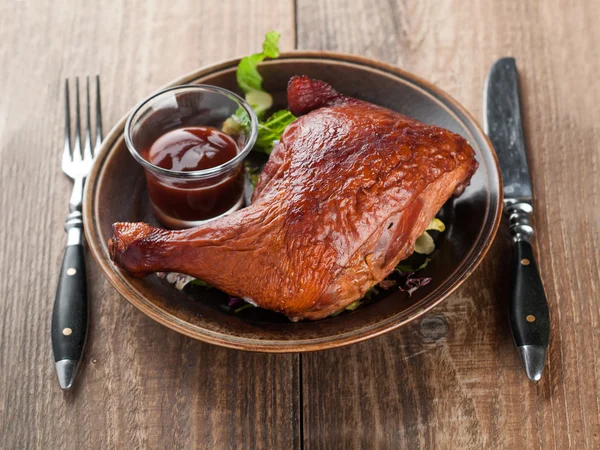 Roasted chicken leg — Stock Photo, Image