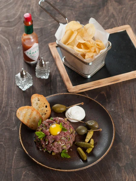 Fresh beef tartare — Stock Photo, Image