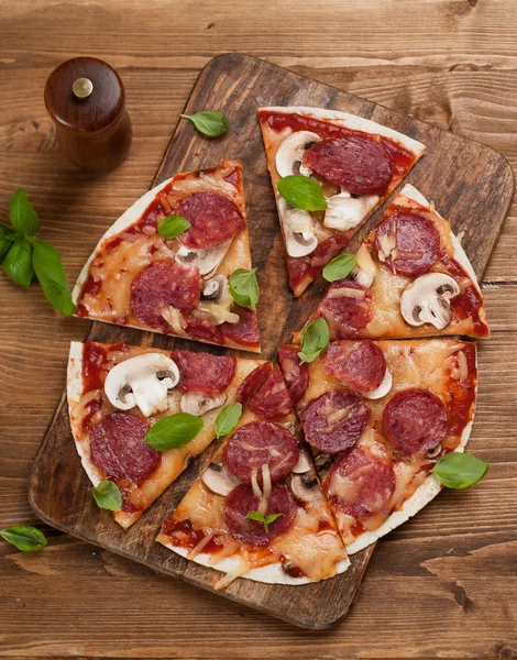 Pepperoni pizza — Stock Photo, Image