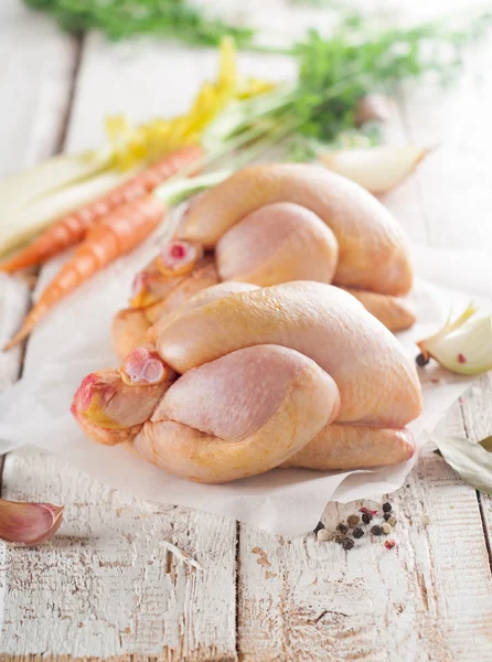 Frisches Hühnchen — Stockfoto