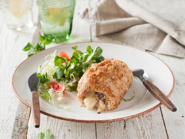 Pechuga de pollo rellena —  Fotos de Stock