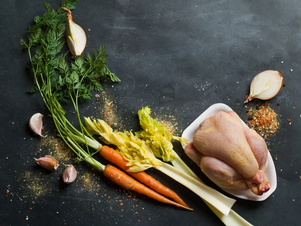 Poulet et légumes frais — Photo