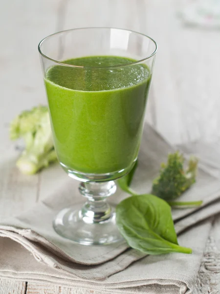 Green vegetable juice — Stock Photo, Image