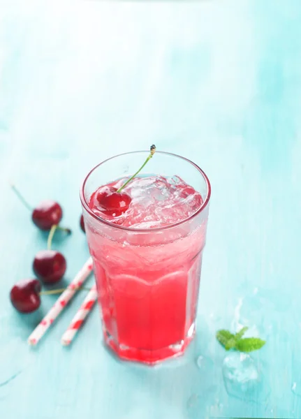 Cherry lemonade — Stock Photo, Image