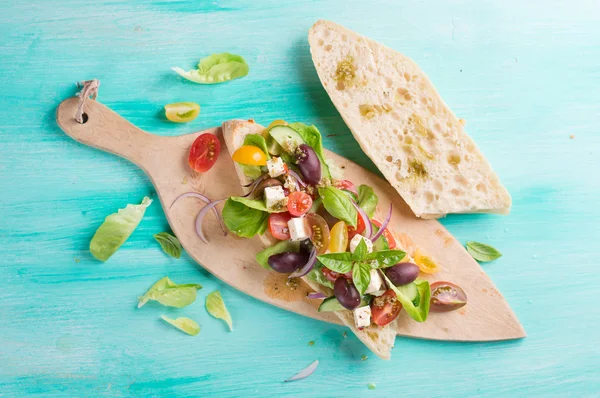Хліб з овочевим салатом — стокове фото