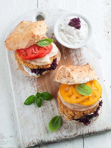 Vejetaryen quinoa burger — Stok fotoğraf