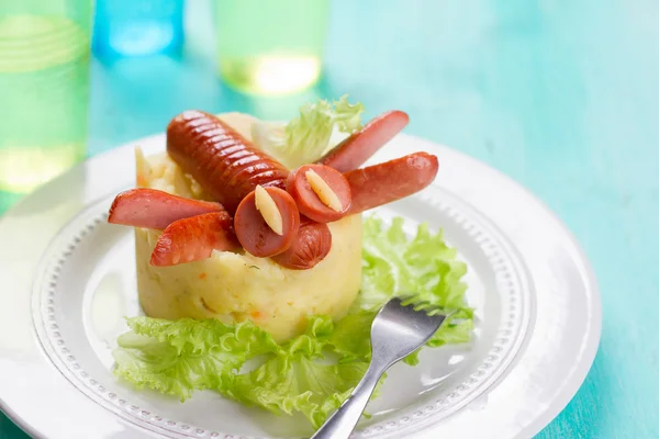 Libélula de salsicha com purê de batata — Fotografia de Stock