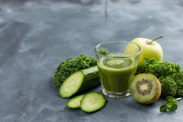 Fresh green juice — Stock Photo, Image