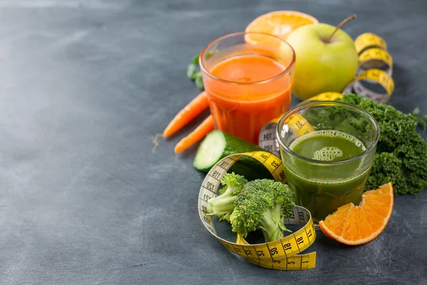 Jus de fruits et légumes frais — Photo