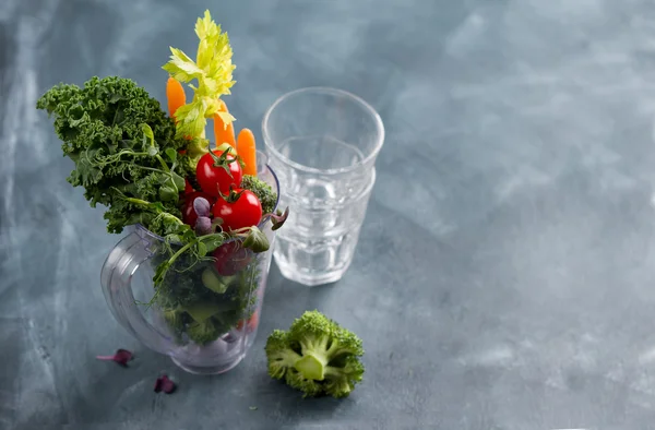 Verduras frescas para preparar batidos —  Fotos de Stock