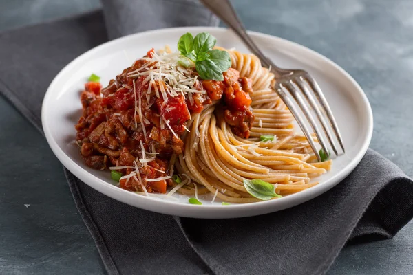 Kepekli makarna spagetti — Stok fotoğraf