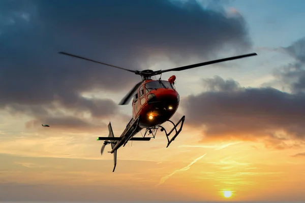 Avustralya 'da yangın söndürme helikopteri çalışıyor.