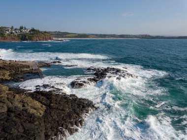 Avustralya 'nın Yeni Güney Galler' in güney kıyısındaki Kiama Blow Hole Point 'ten bir manzara