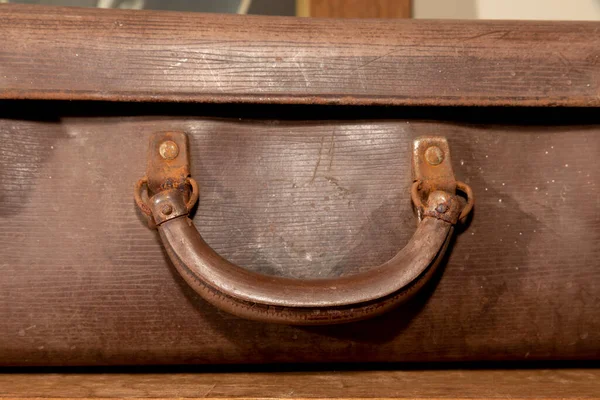 Rusty Carry Handle Old Brown Leather Suitcase — Stock Photo, Image