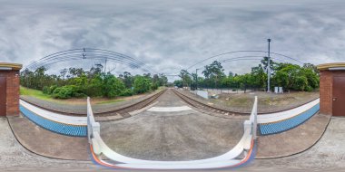 Glenbrook, Avustralya 'nın Yeni Güney Galler bölgesindeki Mavi Dağlar' daki tren istasyonunun küresel 360 panoramik fotoğrafı