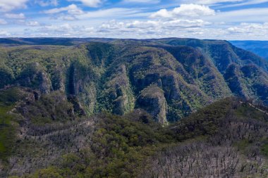 Yeni Güney Galler Avustralya 'nın Merkez Tabloları' ndaki Kanangra-Boyd Ulusal Parkı 'ndaki vadinin hava manzarası.