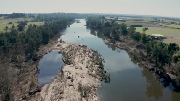 澳大利亚新南威尔士州Hawkesbury地区Yarramundi保留地发生严重洪水后 Hawkesbury河的无人机摄像 — 图库视频影像