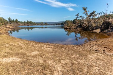 Avustralya 'nın Yeni Güney Galler bölgesindeki Yarramundi Reserve' de meydana gelen şiddetli sel felaketinin ardından Nepean Nehri yakınlarındaki Gölün Fotoğrafı