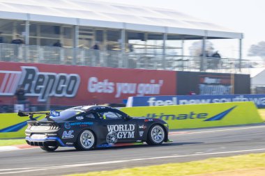 BATHURST, NEW SOUTH WALES, AUSTRALYA - 12 Ekim 2025: Rylan Gray Tickford Yarış Ford Mustang 'inde Supercars Bathurst 1000' de Panorama Motor Yarış Pisti 'nde.