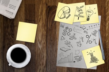 İş planları ve tablet eski tablo üzerinde