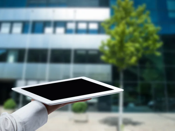 Business Womans händer som håller tablet — Stockfoto