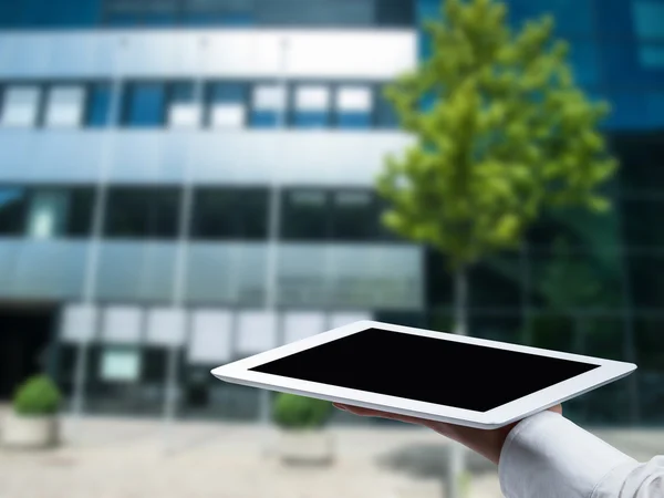 Business Womans händer som håller tablet — Stockfoto