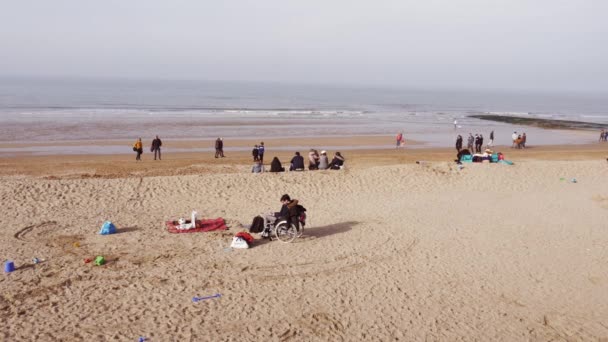 Cabourg Francie Březen 2021 Turistická Procházka Plážích Normandie První Jarní — Stock video
