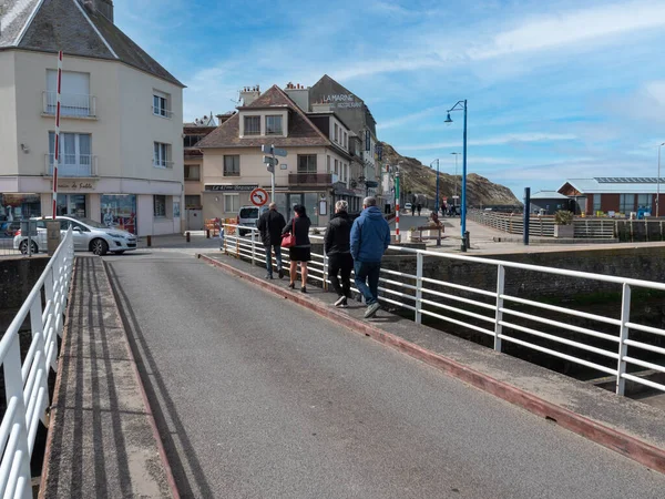 Port Bessin Huppain Franciaország 2021 Március Utcán Sétáló Turisták Egy — Stock Fotó