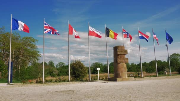 Caen Γαλλία Μάιος 2021 Σημαίες Πολλών Χωρών Στον Άνεμο Δίπλα — Αρχείο Βίντεο