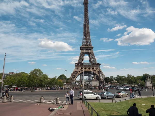 Paris France May 2021 Everyday Life Streets Paris Eiffel Tower — Stock Photo, Image