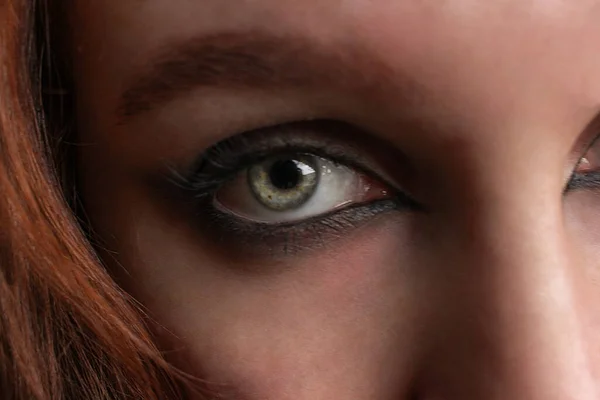 Närbild Kvinnas Öga Gröna Ögon — Stockfoto