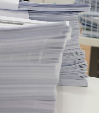 Resepsiyon ofis kağıt sayfalarının yerleştirilmiş